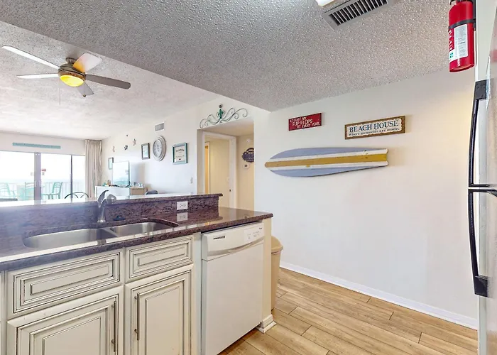 Tropical Winds Beachfront Beauty With Pool Balcony Grills - Close To Gulf Shores