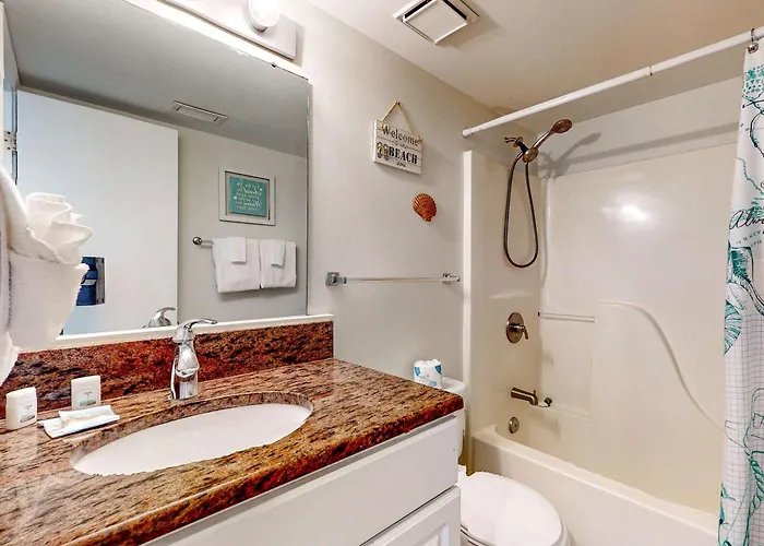 Tropical Winds Beachfront Beauty With Pool Balcony Grills - Close To Holiday home Gulf Shores